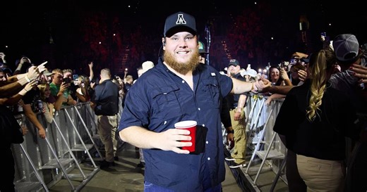 Luke Combs’ 2026 Notre Dame Stadium Show in South Bend, Indiana: Everything You Need to Know | Holler