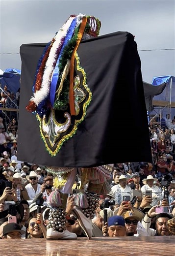 Imaginas lo que deseas, persigues lo que imaginas y finalmente, creas lo que persigues 🎭 #Kurpites2026 #Danza #kurpites #cultura #michoacan #danzafolklorica #purepecha #folklore #curpites #mich