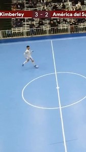 🥳 Tutorial de asistencia “no look” sin tocar la pelota bajo la cátedra del profesor @elgalle7 ⚽️🙌 🎬 @red.audiovisual | A Dos Toques Futsal