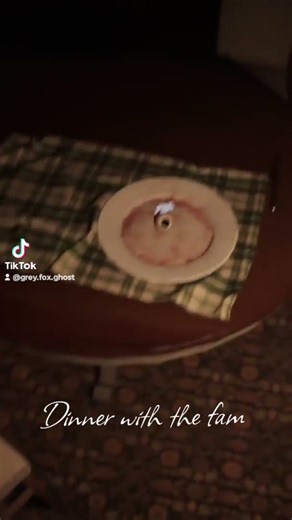 Wifey can COOK #horrorgame #gaming #scarygame #scary #lol #horrorgenre #clips #games #horror #dinner