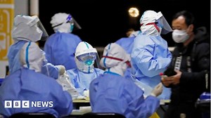 Shanghai airport Covid scare sparks 'chaotic' mass testing