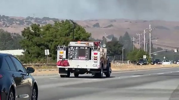 Gilroy FD and Santa Clara County FD Units Responding to Vehicle Fire with Spread into Vegetation