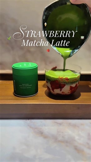Strawberry matcha latte #shorts #youtubeshorts #shortsviral #shortsvideo #matchalovers #matchatok