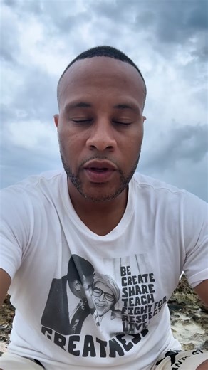 DeVon Franklin on Instagram: "Praying that you start the year in Breakthrough 🙏🏾🙌🏾"