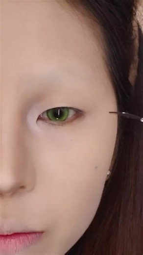 Single Eyelid Cosplay Makeup Tutorial for Beginners