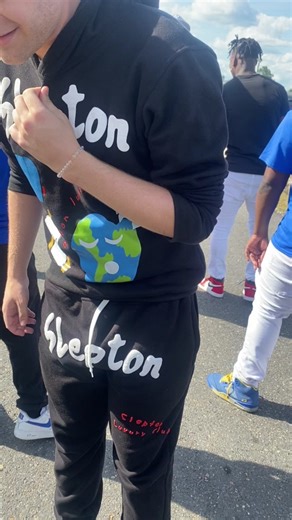 Behind the scenes 🤣 @Kingdanzz__ #louisiana #boot #fypシ