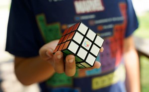 HEYKUBE review: A cool way to learn how to solve a timeless puzzle