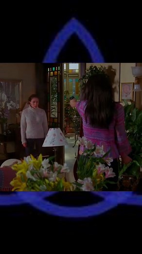 50K views · 1.6K reactions | ✨ Prue Halliwell, la plus forte des sœurs Halliwell, revient avec ses pouvoirs légendaires ! ⚡ Qui se souvient de ses moments iconiques ? Quelle est votre scène préférée avec Prue ? Dites-le en commentaire ! #fyp #Charmed | The Halliwell Residence | Facebook