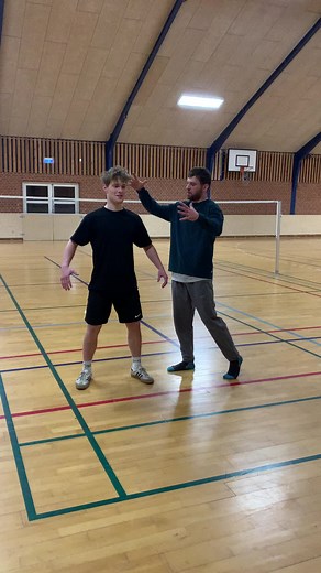 Gymlærerne leger 🤸🏻‍♂️ #efterskolelivet #ladelund2223 #ladelundefterskole #gymnastik #fypシ