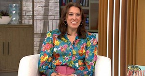 Amazon Books' editorial director recommends best summer beach reads