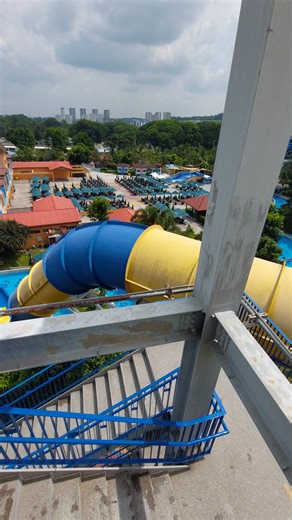 BIGGEST FUNNEL WATERSLIDE IN THE PHILIPPINES 🇵🇭 #waterpark #WATERSLIDE #aquaplanet | Narel TV