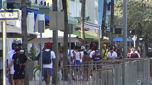 Tourists flock to Miami Beach for first big spring break weekend