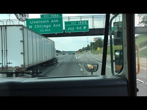 2010 IC CE300: Exploring Detroit In Bus 10-1