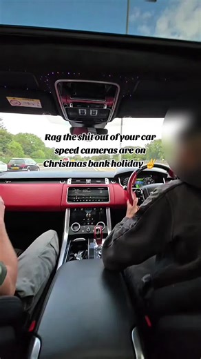 Source: Trust me bro😉 - 🚘 : @SVG MOTORSPORT - #fyp #bankholiday #christmas #santa #london