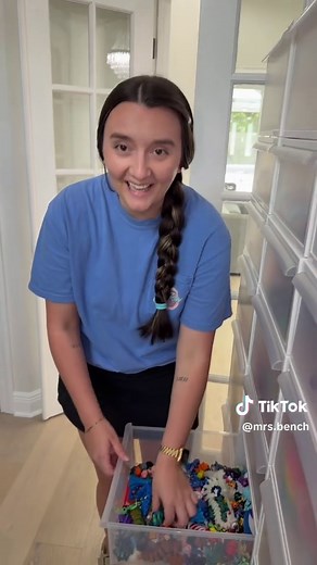 Spelling PLAYROOM in Fidget Toys Challenge with Brooklyn Griffin