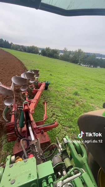 Préparation des semis d'automne dans l'Aveyron
