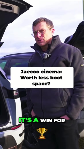 Range Rover vs Jaecoo: Boot Space and Cinema Screen Features