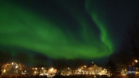 Stunning Green Aurora Seen Over Reykjavik
