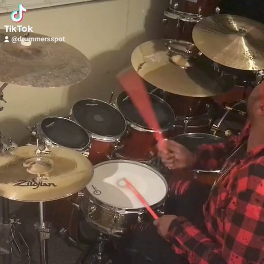 Solo with E-Moore II 🥳 #emoore #drummersspot #viral #groove #drum #chops #play #gigs Eric Moore Professional Drummer | Drummers Spot