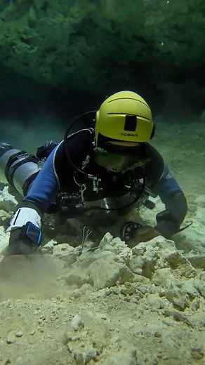 9.4K views · 908 reactions | Lost line recovery practice in zero visibility. We recreate the most extreme scenarios in a controlled environment, providing you with all the tools you need to explore the cave safely. Instructor @camilo.tdisdiinstructortrainer #Buceo #ScubaDiving #BuceoExtremo #CaveDiving #BuceoEnCuevas #UnderwaterAdventure #DiveDeep #ExploraciónSubmarina #DiveTraining #AventurasBajoElAgua #BuceoSeguro #scubalife | Divers UnderGround - Cave Diving in Mexico | Facebook