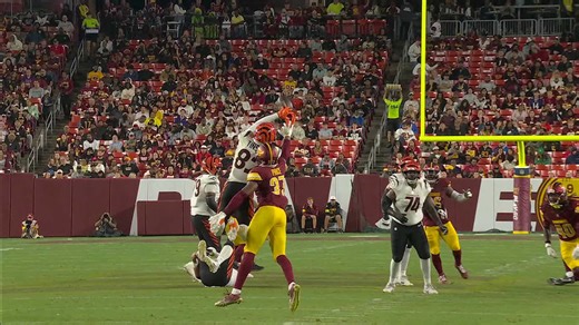 Mitchell Tinsley stuns Joe Buck with stellar double-catch play