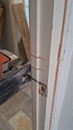 Quitar el nudillo de un marcó para instalar una puerta en Block. #carpintero #bricolaje