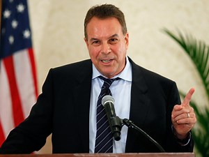 Billionaire Jeff Greene predicts house prices will soar once rates fall — and warns the US faces a 'downward spiral'