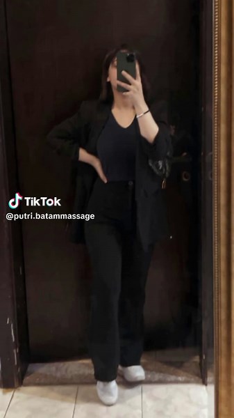 Kerja seharian? Pegal-pegal? Panggil aja Massage batam Kota 💆‍♀️🔥 ✅ Terapis propesional ✅ Datang ke tempat kamu ✅ Harga hemat Online 24 jam #pijatbatam #pijatpanggilanbatam #fyppppppppppppppppppppppp #nagoya #creatorsearchinsights
