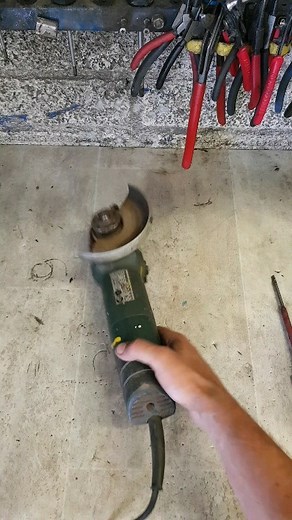 8.6K views · 108 reactions | Quick repair on a metabo grinder. #tools #repairs #powertools #broken #fixed #goodtools | Deandohertygreaser | Facebook