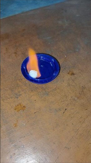 Reaction of sodium with acetic acid 😱