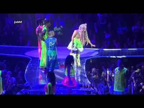Lady Gaga stops a fight at concert(The Artrave - The Artpop Ball) (live in Antwerp) Sportpaleis