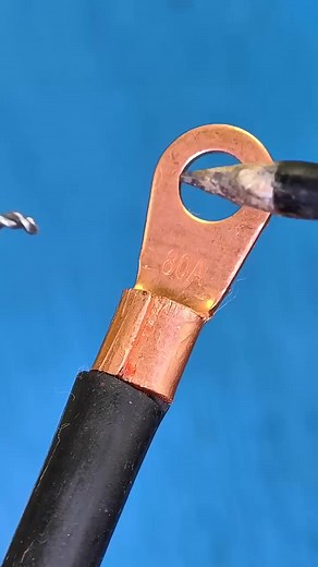 Soldering Copper Terminals! Amateur vs Pro #diy #tips #reelsfyp #woodworking #reelschallenge #reels #reelsviral #facebookviral #reelsfypシ #facebookreel #reelsviralシ #fyp | toolstour
