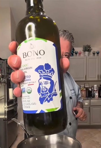 🫒 As 2025 comes to a close, we’re inspired by the chefs and recipes that made this year #BetterWithBono. So grateful to all those who shared their culinary creations with us, and we can’t wait to see what you’ll cook up in the new year! @Natalia De Liddo @Stop Italian Sounding 🇮🇹 🎯 @Mauro & Maddalena Castano @ILÉNA @Chef Luca Corleone®️ @cookthepineapple @Richie Paesan @Be Happy Foodie @Chef Priyanka | Eco-Chef 🌶️♻️ @mariabonadio12 @Frank Cooks @Lisa Valastro @Cook like a PROkuda @Good Cook