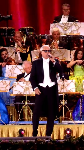 Good times are just around the corner! This weekend André's 2024 Maastricht concert is hitting over 3,000 cinemas worldwide! Find your closest participating cinema and get tickets at www.andreincinemas.com 🍿🎻🎟️ 🎵Sweet Caroline, by Phil Bee | André Rieu