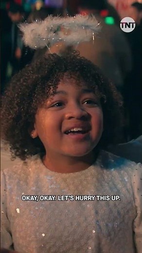 Chris (Eddie Murphy) Meets Santa Claus 🎅 #CandyCaneLane (2023) | TNT