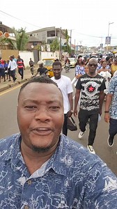 We de na the funeral | Comedian faculty