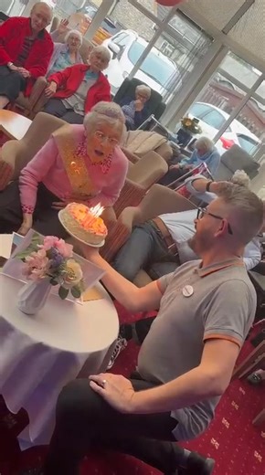 19K views · 379 reactions | Bet's Happy Birthday Cake ...From Yesterday 李 | The Laurels | Facebook