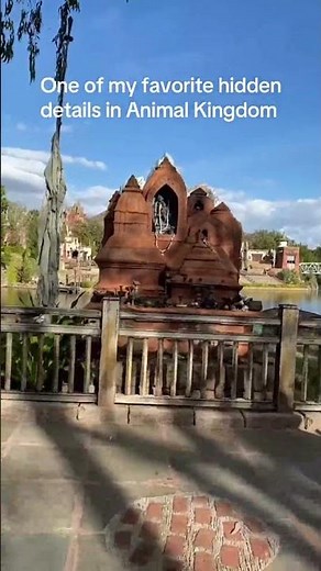 The imagineers add some of the most insanely immersive details in the Disney parks #animalkingdom