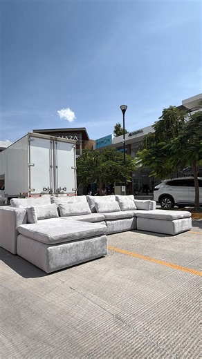 👑 SALA ROYAL 👑 ✨ ¡Lujo y comodidad en una sola pieza! ✨ Cada módulo mide 1 x 1 m Disponible en dos versiones: 🛋️ Royal 6 módulos — 4 x 2 m 🛋️ Royal Mini 4 módulos — 3 x 2 m ✅ Personalízala con la tela y color que tú elijas 🚚 Envíos a todo México 🕒 Fabricación en 22 días hábiles 📲 Haz tu pedido por DM o WhatsApp: 476 156 4127 💫 ¡Transforma tu sala con el estilo Royal! #SalaRoyal #SalasModulares #DecoraciónDeHogar #MueblesAMedida #HechoEnMéxico | Karsa Furniture