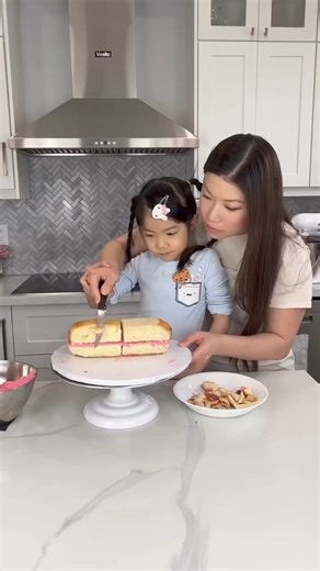 Credit- the caking girl | 24/7 Cake Affairs Blog