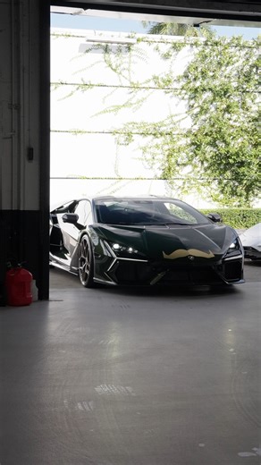 LAMBORGHINI MIAMI 🇮🇹 on Instagram: "Superior Service from Your Favorite Franchise. Lamborghini Miami loves hosting our Bull Run Service Clinics. Providing complementary multi-point inspections and topping off each supercar with additional fluids and needs, the Lamborghini Miami Service Department keeps our clients running on all 12 cylinders. With the most master certified technicians of any franchise, the largest parts department to go with it, and a 100% Customer Satisfaction Rating, Lamborg