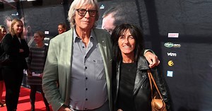 Weduwe van Pieter Aspe wil lezingen geven over de gevaren van alcohol: “Zijn levensstijl heeft zijn leven verkort”