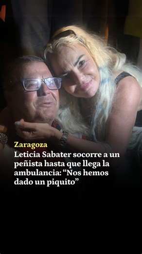 🎶 El concierto que ofreció Leticia Sabater en el barrio de Torrero fue toda una experiencia. 🌧️ Uno de los efectos del diluvio caído fue que uno de los asistentes, un peñista zaragozano, se resbaló y cayó al suelo torciéndose un pie. ➡️ En cuanto se percató de la situación, Sabater se dirigió hacia él y le acompañó hasta que llegó la ambulancia: “Hasta nos hemos dado un piquito”. | Heraldo de Aragón