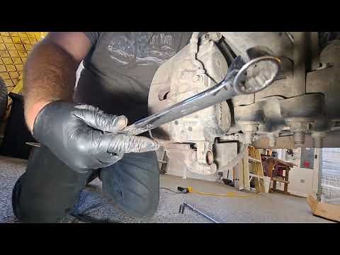 Chevy/GMC 3500 2500hd rear brakes, hub axle seals, parking brake shoes replacement DIY.