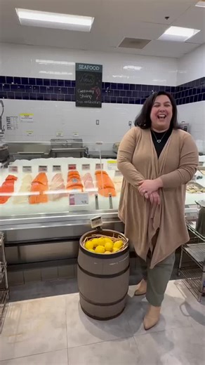 🐟Fish Friday is here! Stop by today and enjoy a great selection of fresh, locally sourced seafood — perfect for tonight’s dinner.🍽️ #CircusFoodtown #locallyowned #familyowned #shoplocal #FishFriday