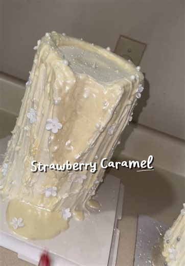 🕯️ cakes @D&D’s Customs💙😋 let’s see what they hitting for! | Cakes