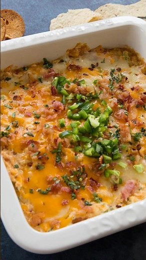 This Bacon Jalapeño Popper Dip Disappears FAST