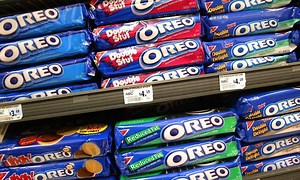 "America's Favorite Cookie," the Oreo, has become a campaign issue in the 2016 election. Really. | HuffPost Politics