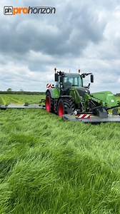 668K views · 6.9K reactions | I have been out filming for Peacock & Binnington today with two of their FENDT 724 vario tractors. This one is of Ben mowing and I will put another one out tomorrow of Steven tedding. I just love the smell of fleshly cut grass :) #freshlycutgrass #FarmingVideos #Grassmen #BritishFarming | Pro Horizon Farming Content | Facebook