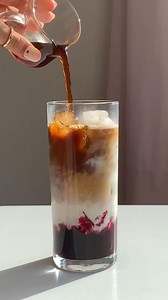 these creative coffee drinks will make you crave for more! (https://www.instagram.com/hicathycafe/) | Tasty